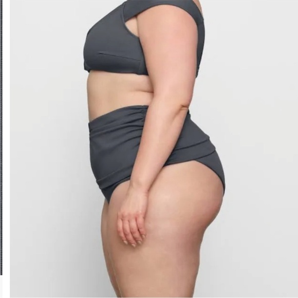 NWT Skims Sculpting Swim Fold Over Ruched Bikini Bottom Gunmetal 3X - Picture 3 of 5